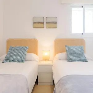 https://imperator-sea-views-apartments.es-andalucia.com